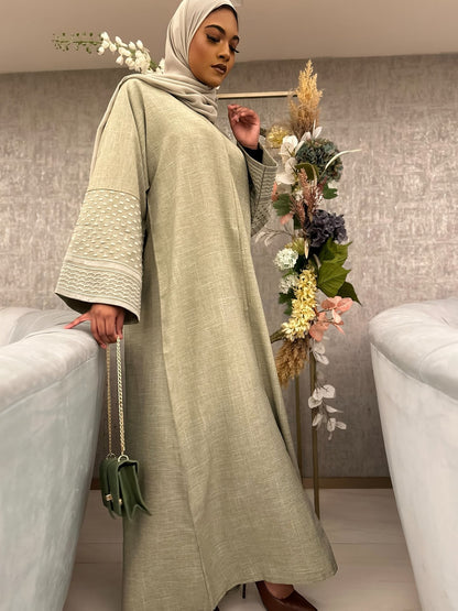Robe maxi élégante pour femmes avec des manches trompette à la mode et des détails fins Chic und Stil