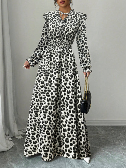 Robe maxi femme avec une coupe flatteuse et des détails floraux Chic und Stil