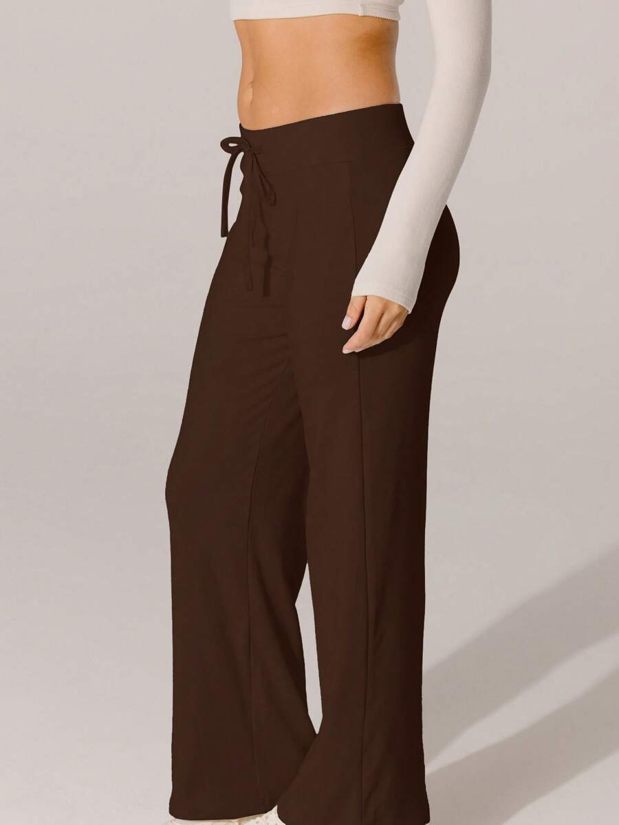 Chic and Style women's wide leisure pants with elastic waistband and tie belt