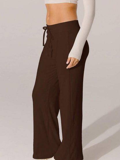 Chic and Style women's wide leisure pants with elastic waistband and tie belt