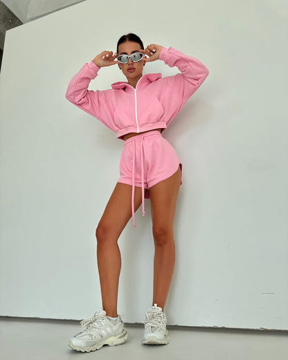 Ensemble de sweat à capuche décontracté et de shorts pour femmes Chic und Stil
