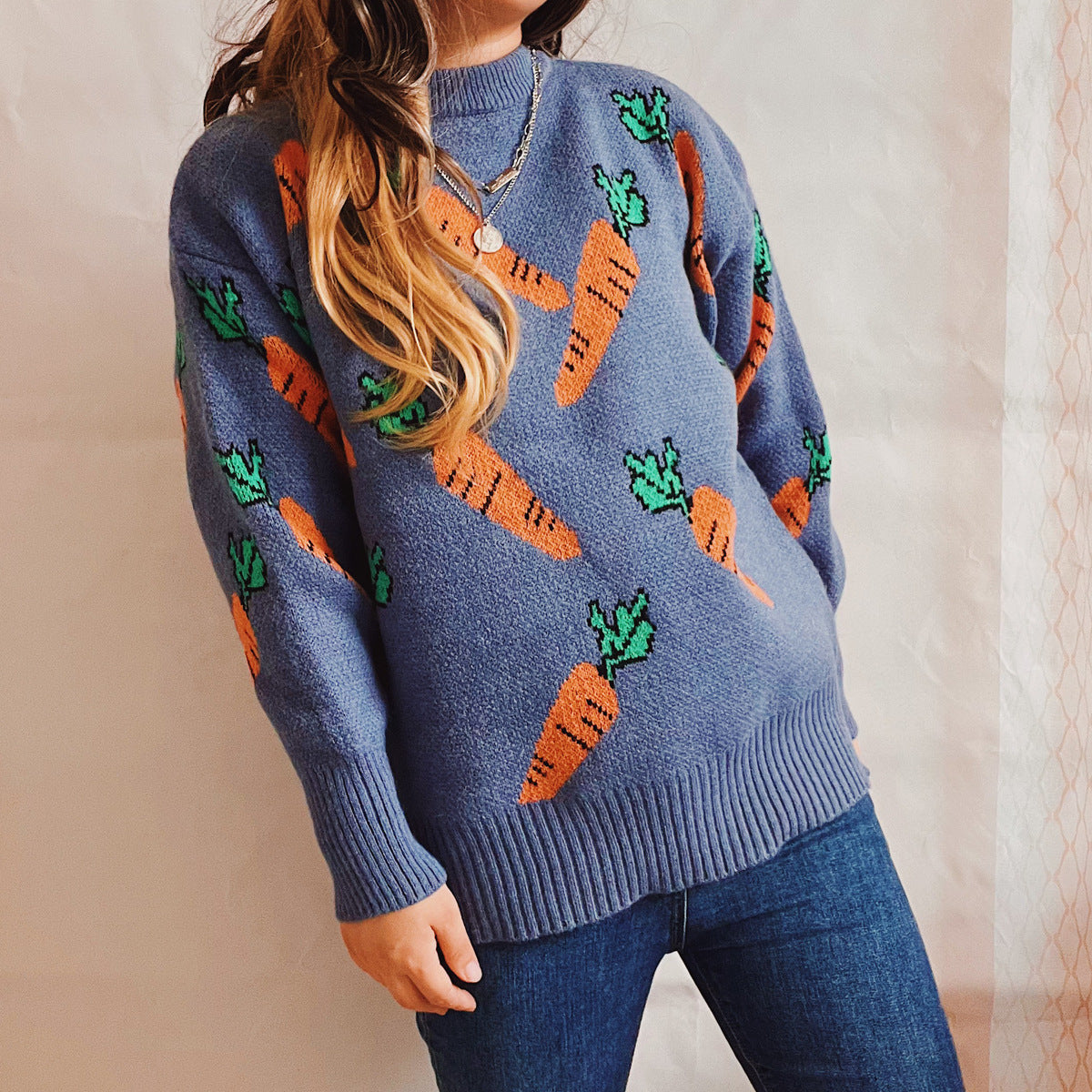 Pull décontracté pour femmes avec motif de carottes colorées Chic und Stil