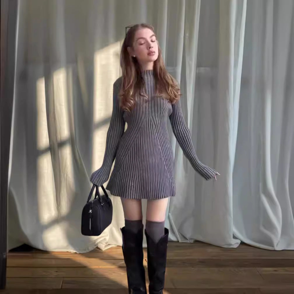 Robe en tricot pour femmes avec un design structuré et une coupe haute Chic und Stil