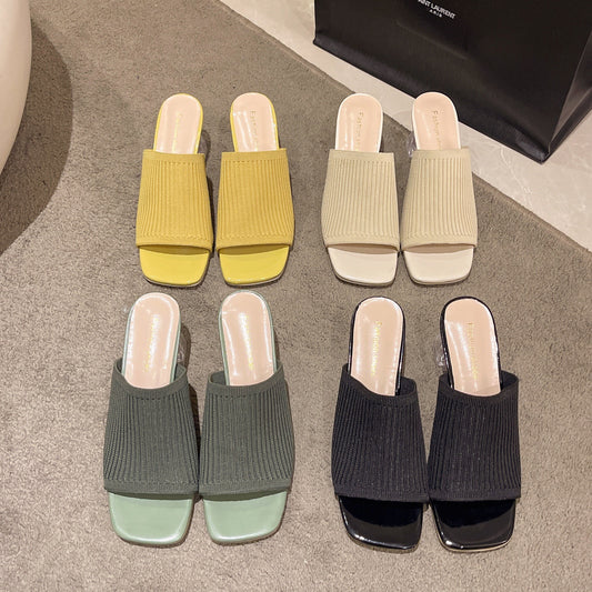 Sandales à glissière pour dames avec une structure en ribbing aérienne et un talon bloc transparent Chic und Stil