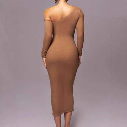 Robe portefeuille ajustée pour femmes avec coupe asymétrique et détails de volants raffinés Chic und Stil