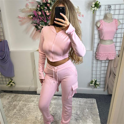 Chic and Style women's sporty crop top set and cargo pants with functional pockets