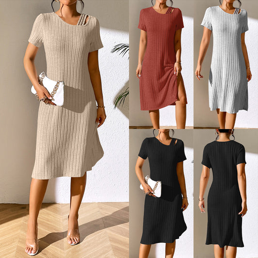 Robe en tricot pour femmes avec décolleté à la mode et matériau élastique Chic und Stil