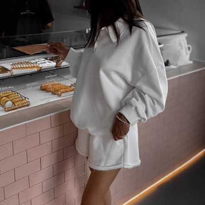 Chic and Style oversized sweatshirt and casual shorts women’s sports leisure set