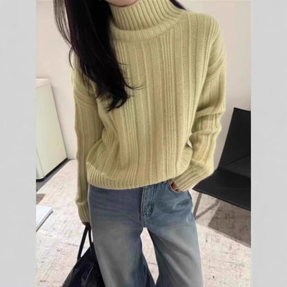 Pull à col roulé décontracté pour femmes avec un motif en fines côtes Chic und Stil