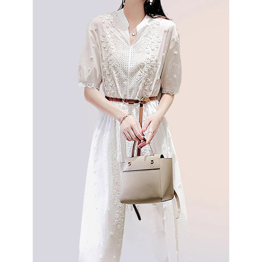Robe midi brodée pour femme avec ceinture Chic und Stil
