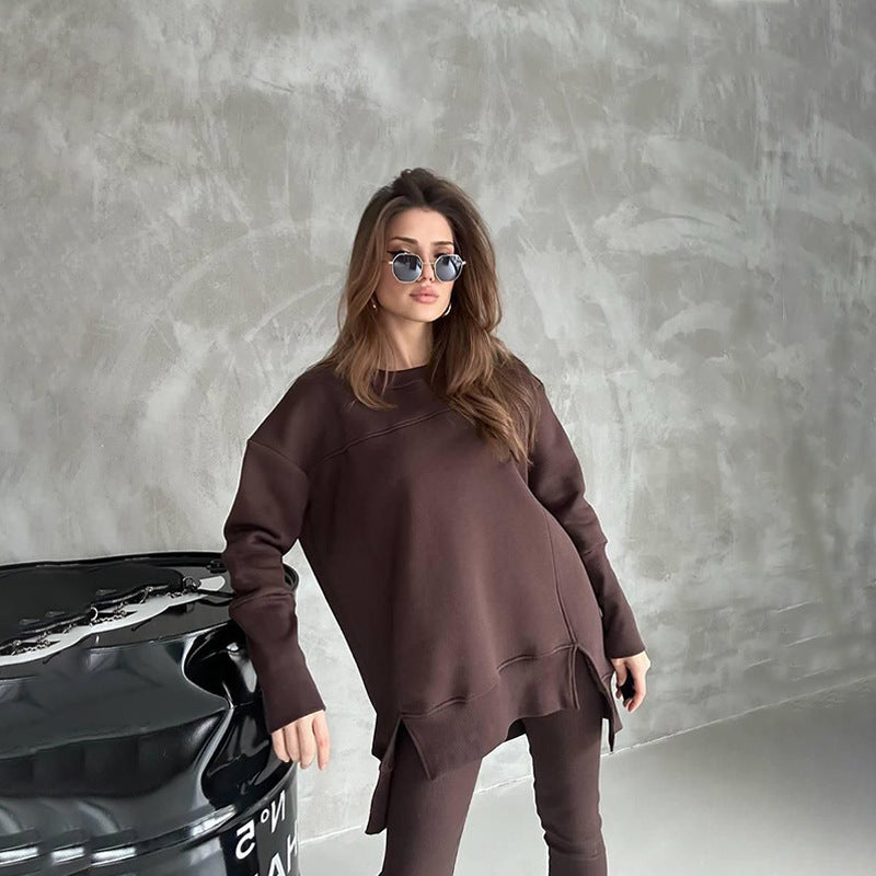 Casual sports set for women with oversized pullover and leggings Chic und Stil