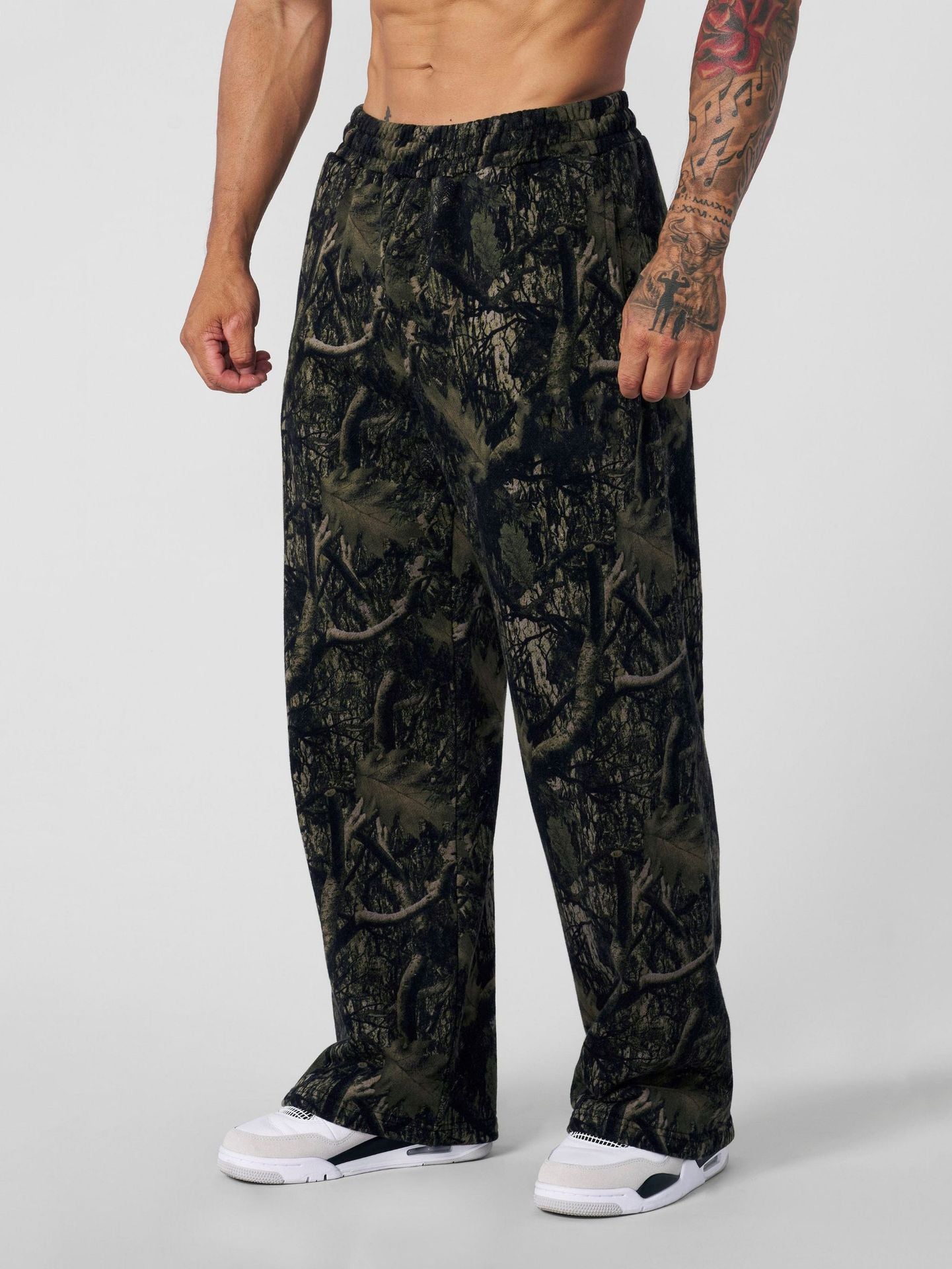 Casual camo look cargo pants for men with practical elastic waistband Chic und Stil