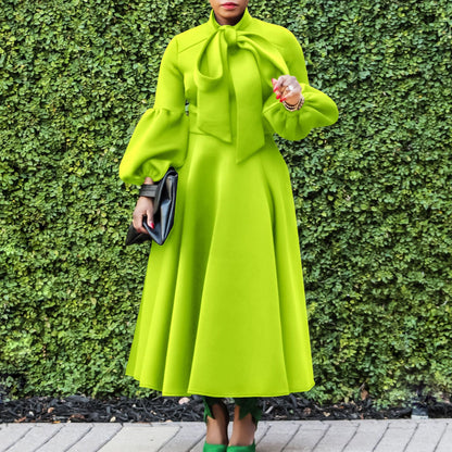 Robe midi pour dames avec col à nouer et manches volumineuses Chic und Stil