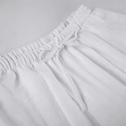 Elegant and lightweight lounge pants for women with elastic waistband and side pockets Chic and Style