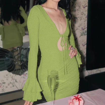 Robe mini ajustée pour femmes avec détails en lacets et volants Chic und Stil