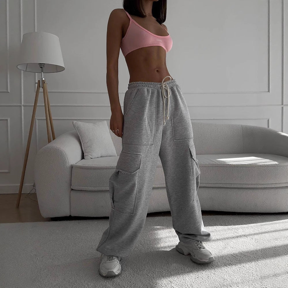 Casual cargo pants for women with a loose fit and practical pockets Chic and Style