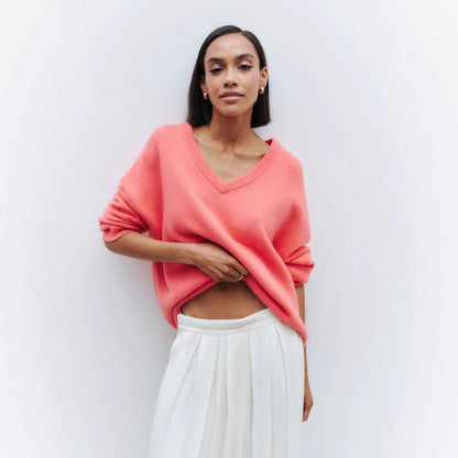 Pull en viscose pour femmes avec encolure en V profonde et larges bords Chic und Stil