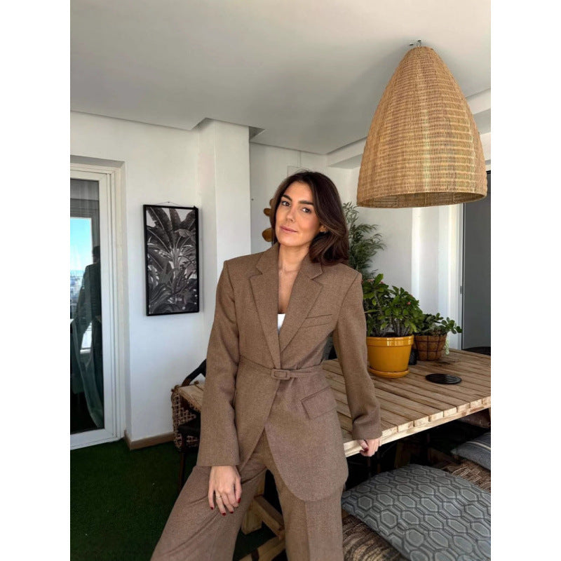 Women Elegant Blazer with Belt at the Waist and Practical Pockets Chic and Style