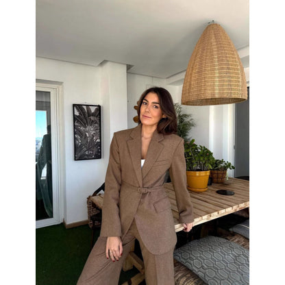Women Elegant Blazer with Belt at the Waist and Practical Pockets Chic and Style