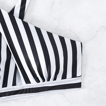 Dames Haut de bikini rayé à dos croisé Chic und Stil