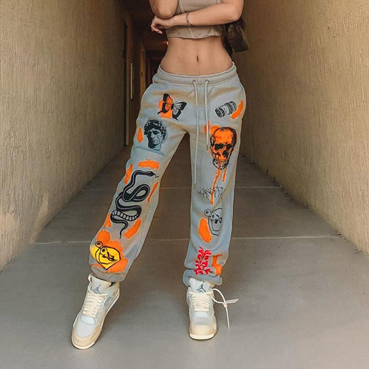Stylish leisure pants for ladies with a unique graphic print and a comfortable fit Chic and Style
