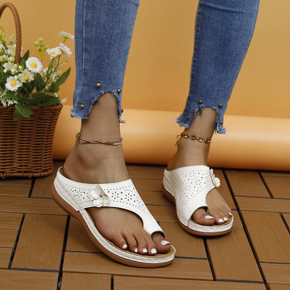 Sandales confortables et respirantes pour femmes avec coupe à la mode Chic und Stil