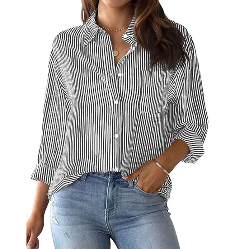 Blouse décontractée pour femmes avec de fines rayures et poche poitrine Chic und Stil
