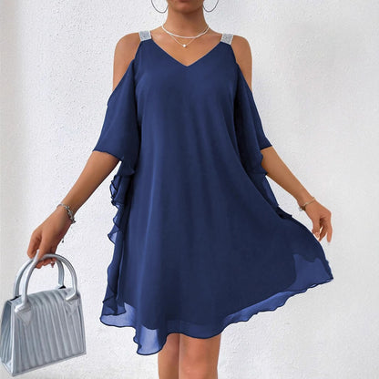 Robe en chiffon à épaules nues pour femmes avec des bretelles scintillantes Chic und Stil