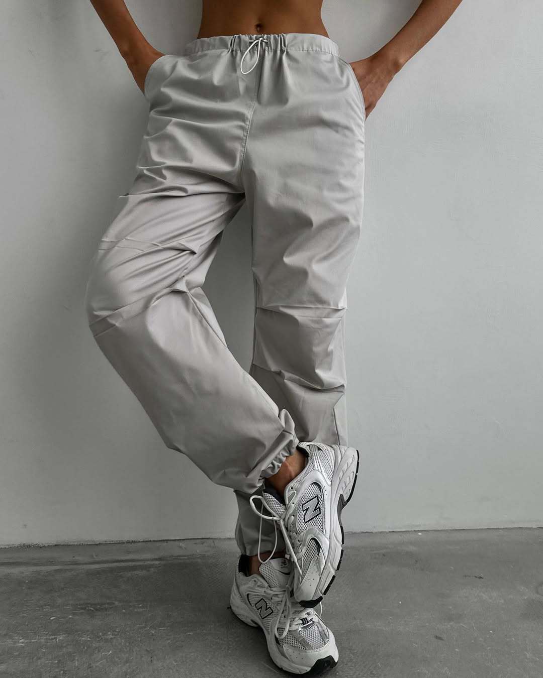 Sport leisure pants for women with elastic waist and practical pockets Chic and Style