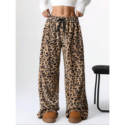 Comfortable women's pants with leopard print Chic and Style