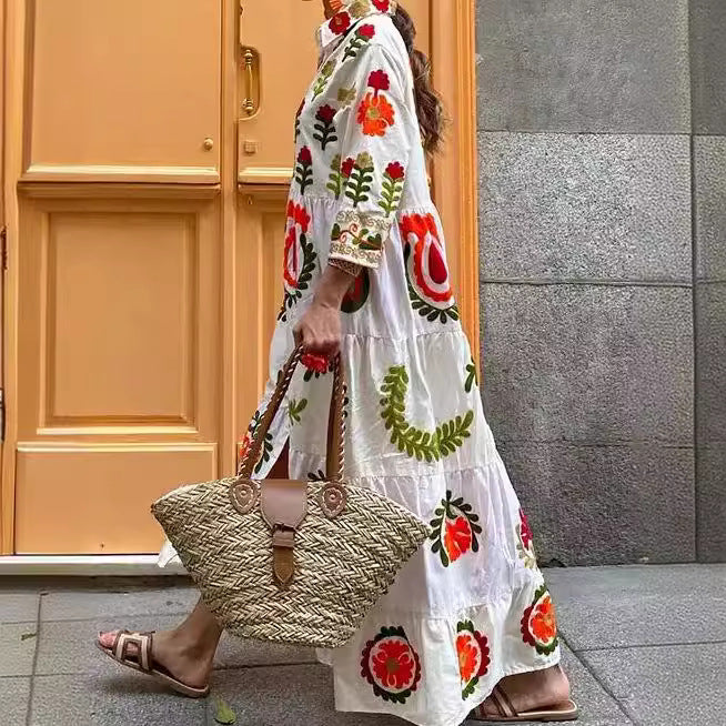 Robe à manches longues à carreaux pour femmes avec broderies florales Chic und Stil