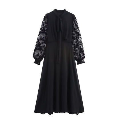 Robe maxi femme avec haut en dentelle floral et élégant ceinturon à nouer Chic und Stil