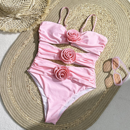 Maillot de bain élégant pour femmes avec des applications florales raffinées Chic und Stil
