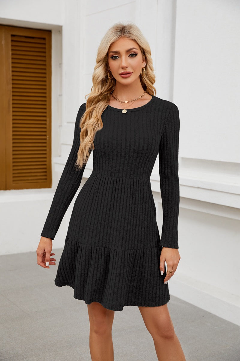 Robe midi tricotée pour femmes avec jupe volumineuse et fine structure côtelée Chic und Stil