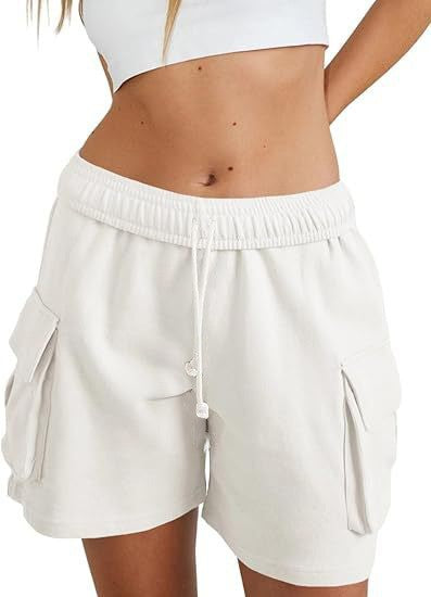 Casual women’s pants with a comfortable elastic waistband and practical side pockets Chic and Style