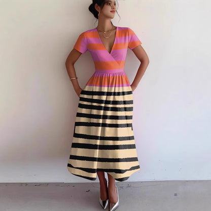 Robe maxi femme avec décolleté en V profond et motif rayé à la mode Chic und Stil