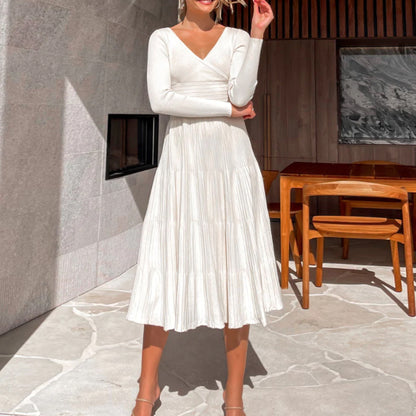 Femmes Élégante robe portefeuille avec des détails plissés Chic und Stil