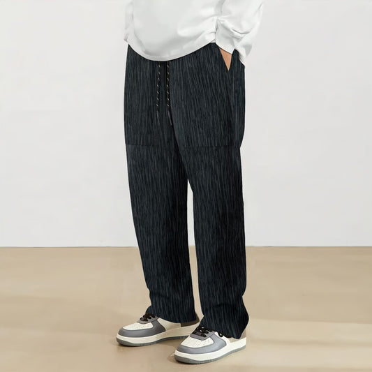Casual men's pants with an innovative structured design and practical pockets Chic and Style