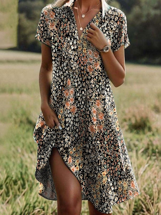 Robe décontractée pour femmes avec un design floral et une coupe asymétrique Chic und Stil