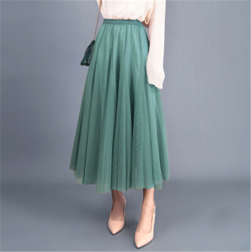 Elegant tulle skirt for women with voluminous cut and elastic waist Chic und Stil