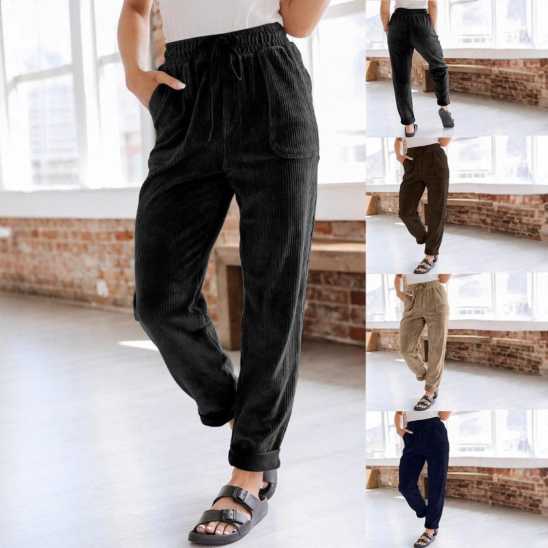 Casual cargo pants for women with elastic waistband and practical side pockets Chic and Style