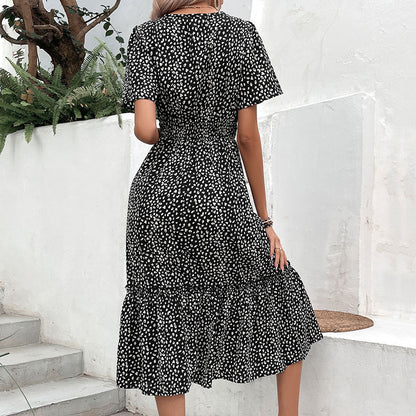 Robe midi à volants pour femmes avec détails en bouton Chic und Stil