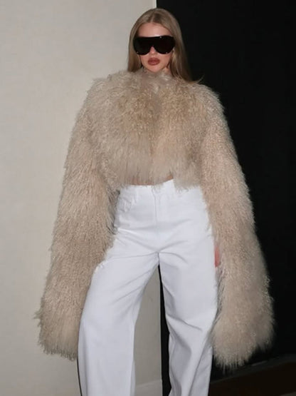 Damen faux fur jacket avec col volumineux et détails élégants Chic und Stil