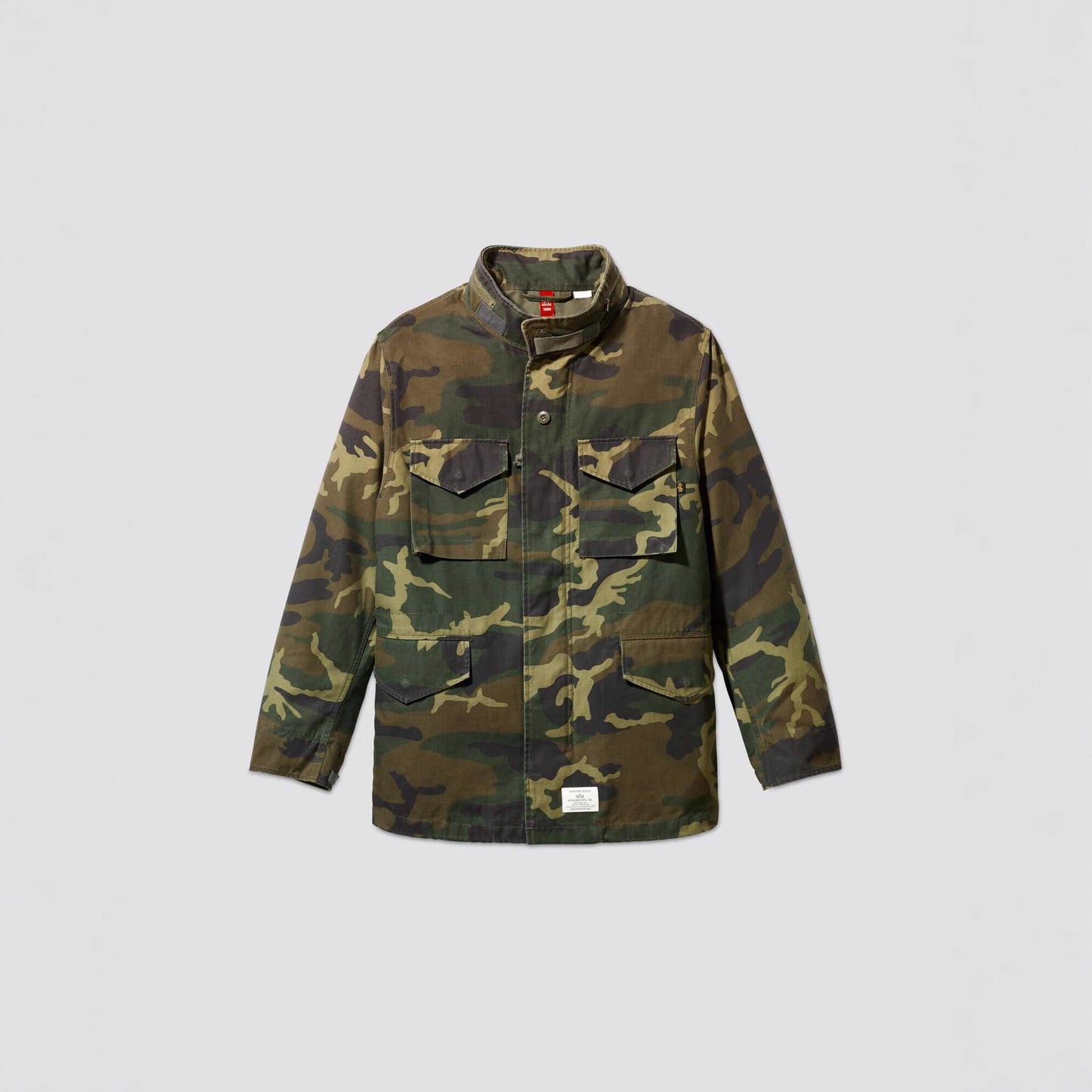 Functional outdoor jacket for men with practical pockets Chic and Style