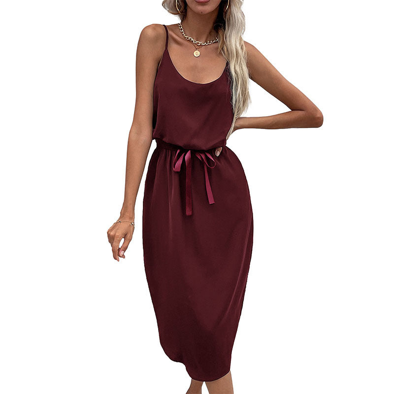 Robe mi-longue à bretelles spaghetti réglables pour femmes avec ceinture nouée Chic und Stil
