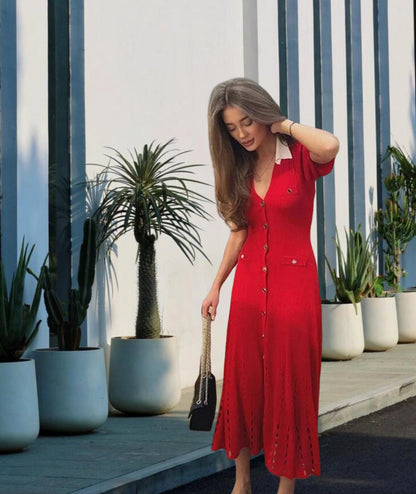 Robe midi femme avec patte de boutonnage et col contrastant Chic und Stil