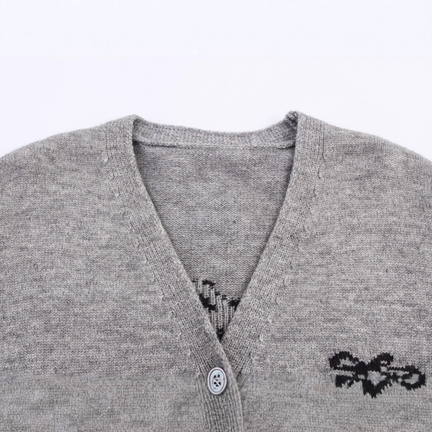 Dames pull-over en tricot douillet avec un élégant décolleté en V et une coupe décorative Chic und Stil