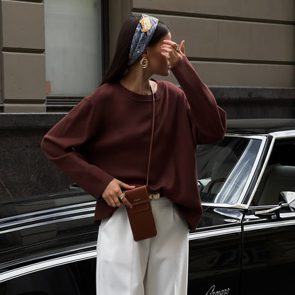 Casual sweater for women with a loose fit and chic stylish pants