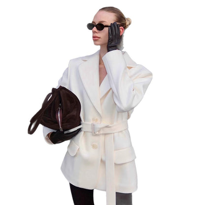 Blazer féminin tendance avec ceinture à la taille et poches pratiques Chic und Stil