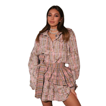 Dames blouse à volants avec motif à carreaux et ourlet large Chic und Stil